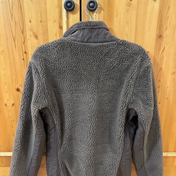 Patagonia Women's Brown and Khaki Jacket size small - Picture 2 of 3